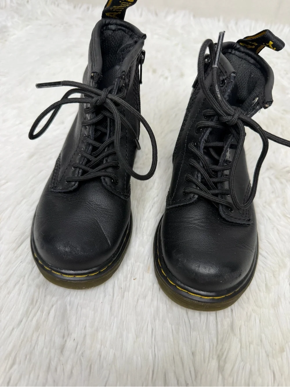 DR. MARTENS / 1460 black leather lace up combat boots / 8